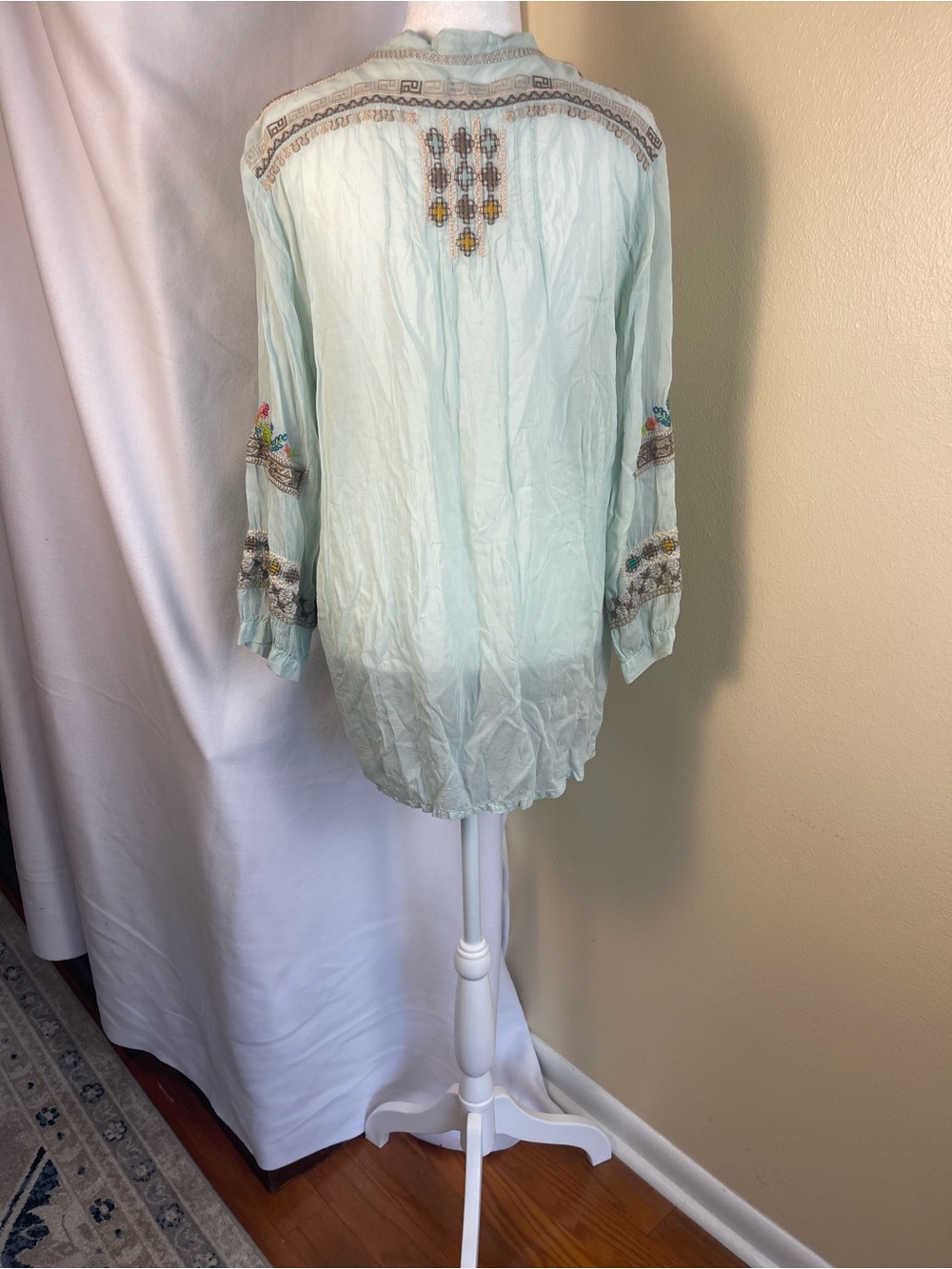 Johnny Was Floral Embroidered Boho Tunic Top M Semi Sheer Mint Cupra Rayon Luxe - Picture 10 of 16